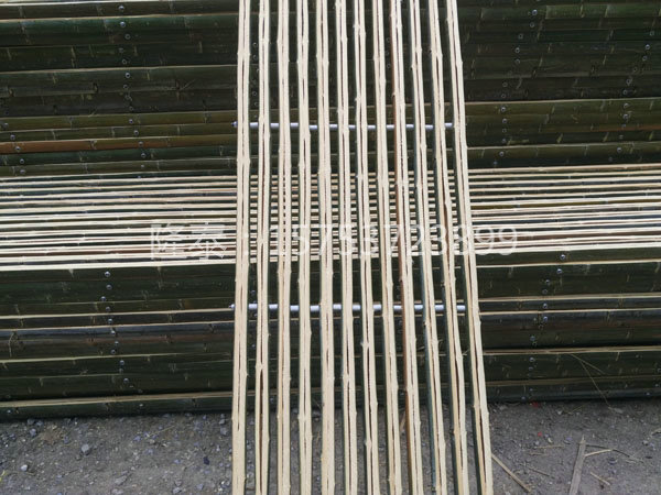 竹羊床（漏糞板）